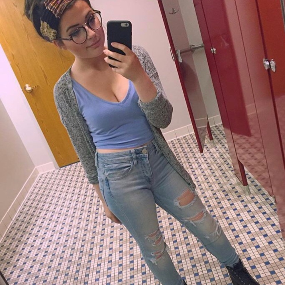 High waist distressed jeans